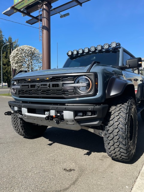 2023-Ford-Bronco-Raptor-004